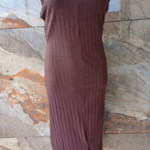 Vestido canelado em algodão midi